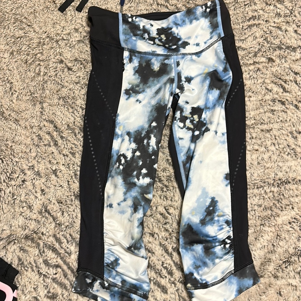 NWOT Lululemon Capris Sz S